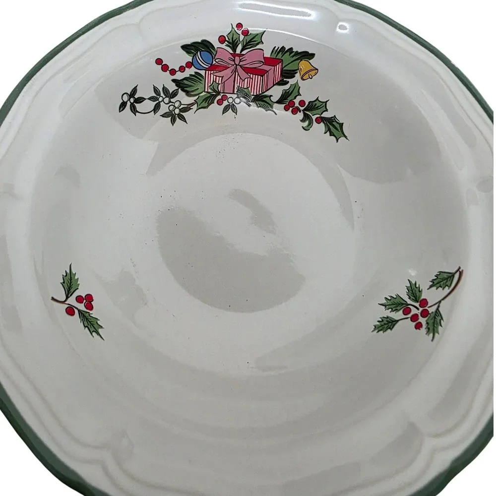 International‎ Tradition Stoneware Christmas Fruit Bowls Set of 2 Holly Gifts